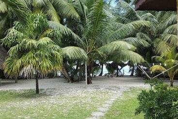 پانسیون Anse Kerlan Beach Chalets