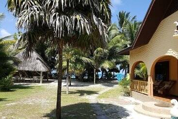 پانسیون Anse Kerlan Beach Chalets
