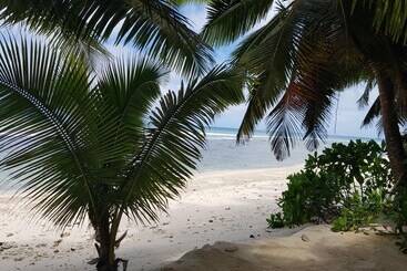 پانسیون Anse Kerlan Beach Chalets
