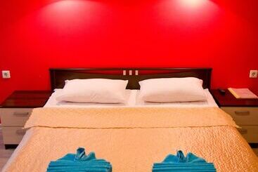 پانسیون Guest House Alyans