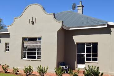 پانسیون Village Lodge Harrismith