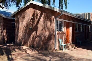 پانسیون Village Lodge Harrismith