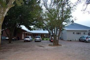 پانسیون Village Lodge Harrismith