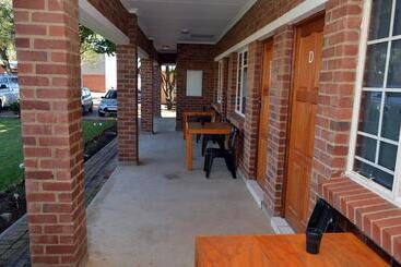 پانسیون Village Lodge Harrismith