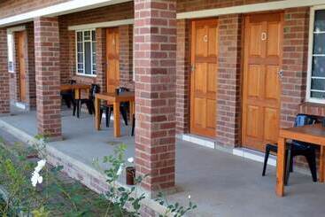 پانسیون Village Lodge Harrismith