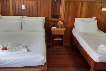هتل Rekona Lodge
