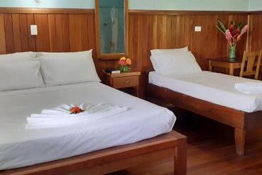 هتل Rekona Lodge