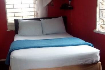 Kingsworth Bed And Breakfast