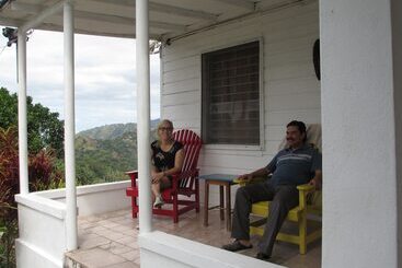 Kingsworth Bed And Breakfast