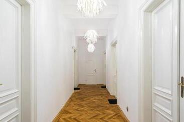 Old Town Residence Bis