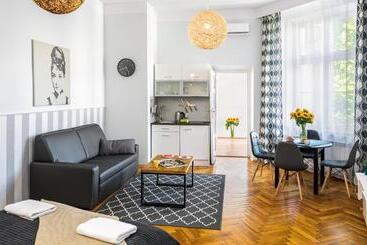 Old Town Residence Bis