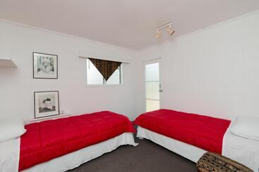 Waitangi Beach House