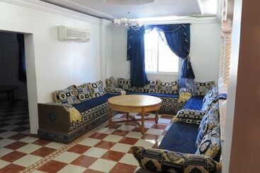Global Surf House Hostel/backpacker