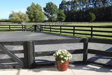 Grasslands Bed & Breakfast