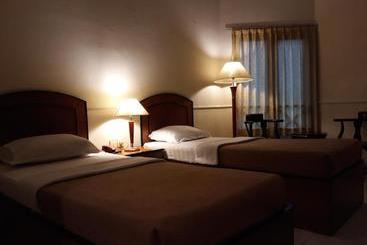 Alexander Hotel Tegal