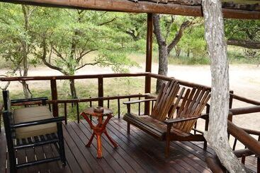 هتل Pezulu Tree House Lodge