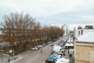 هتل Salamanca Galleria Apartments