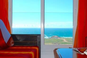 پانسیون He'e Nalu Surf Camp Morocco