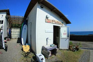 پانسیون Pavilionsurf&lodge
