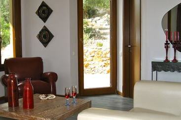 Poikilma Alonissos Villas