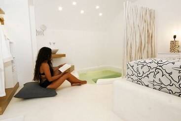 Anatoli Luxury Studios & Suites
