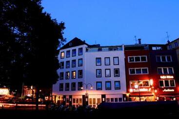 Koncept Hotel Zum Kostbaren Blut