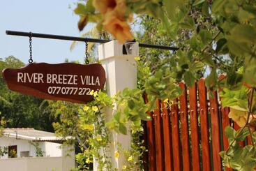 پانسیون River Breeze Villa Bentota