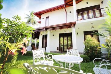 پانسیون River Breeze Villa Bentota