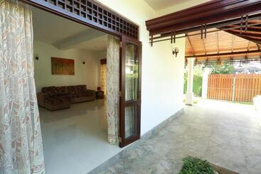 پانسیون River Breeze Villa Bentota
