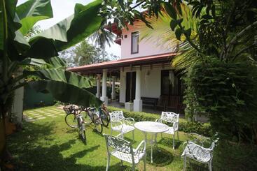 پانسیون River Breeze Villa Bentota
