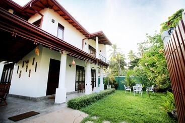 پانسیون River Breeze Villa Bentota