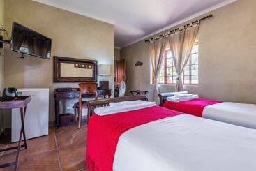 پانسیون Tindlovu Country Lodge