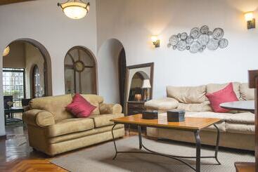 تختخواب و صبحانه Casa Nola