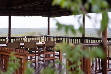 בית מלון כפרי Elephant Game Lodge