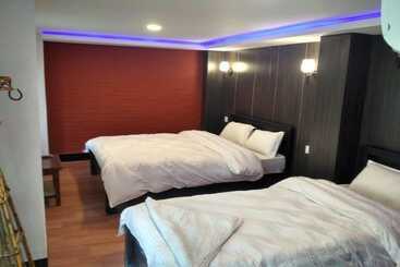 هتل Holiday Inn