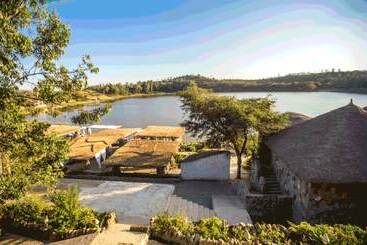 هتل Kuriftu Resort & Spa Bishoftu