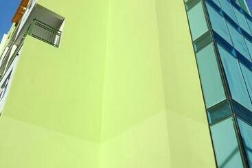 R Hotel Kingston