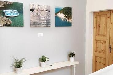 تختخواب و صبحانه Apulia Bed&breakfast