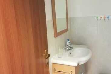 تختخواب و صبحانه Bb Rooms