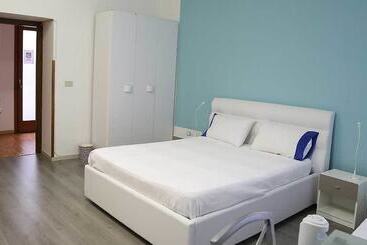 تختخواب و صبحانه Bb Rooms
