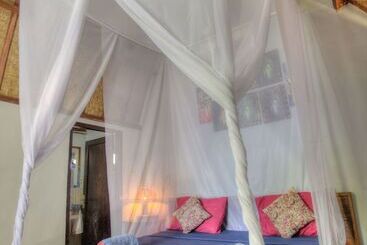 هتل Damai Bungalows