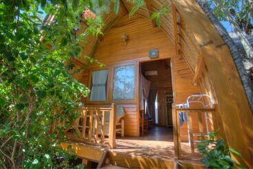 هتل Damai Bungalows