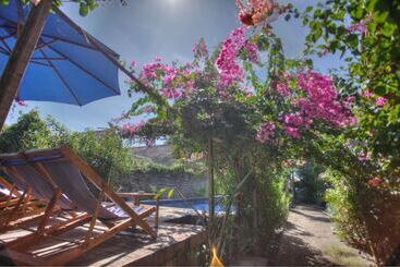 هتل Damai Bungalows