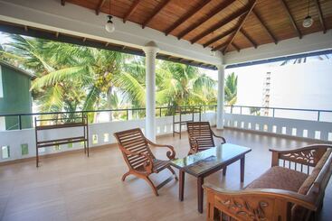 هتل Tharanga Surfing Villa
