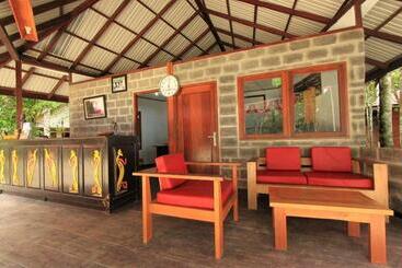 پانسیون Waiwo Dive Resort