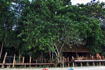 پانسیون Waiwo Dive Resort