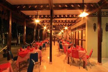 پانسیون Waiwo Dive Resort