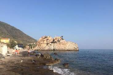 استراحتگاه Psaros Melinta