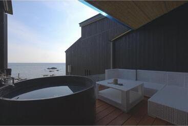 ریوکان Xyz Private Spa And Seaside Resort