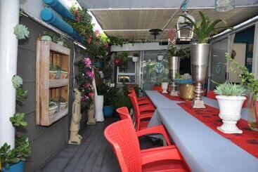 تختخواب و صبحانه Mitchell S Guesthouse